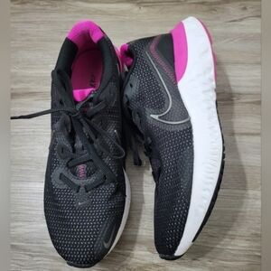 Nike Renew Run Athletic Shoes Size 8.5